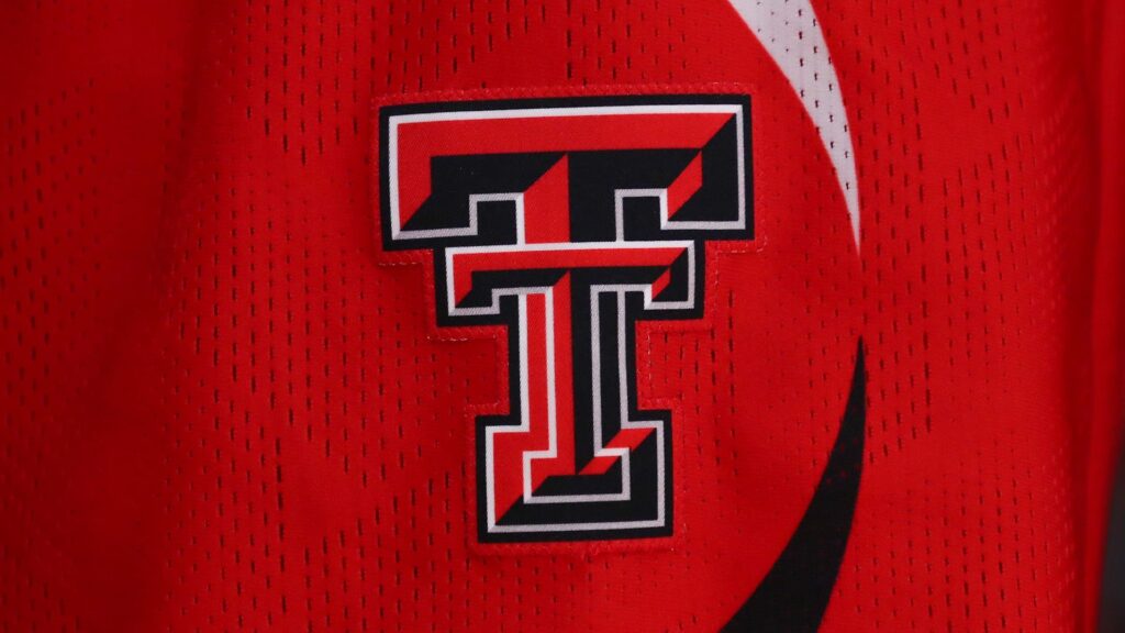 University's New Logo Criticized as 'Worse than Cracker Barrel'