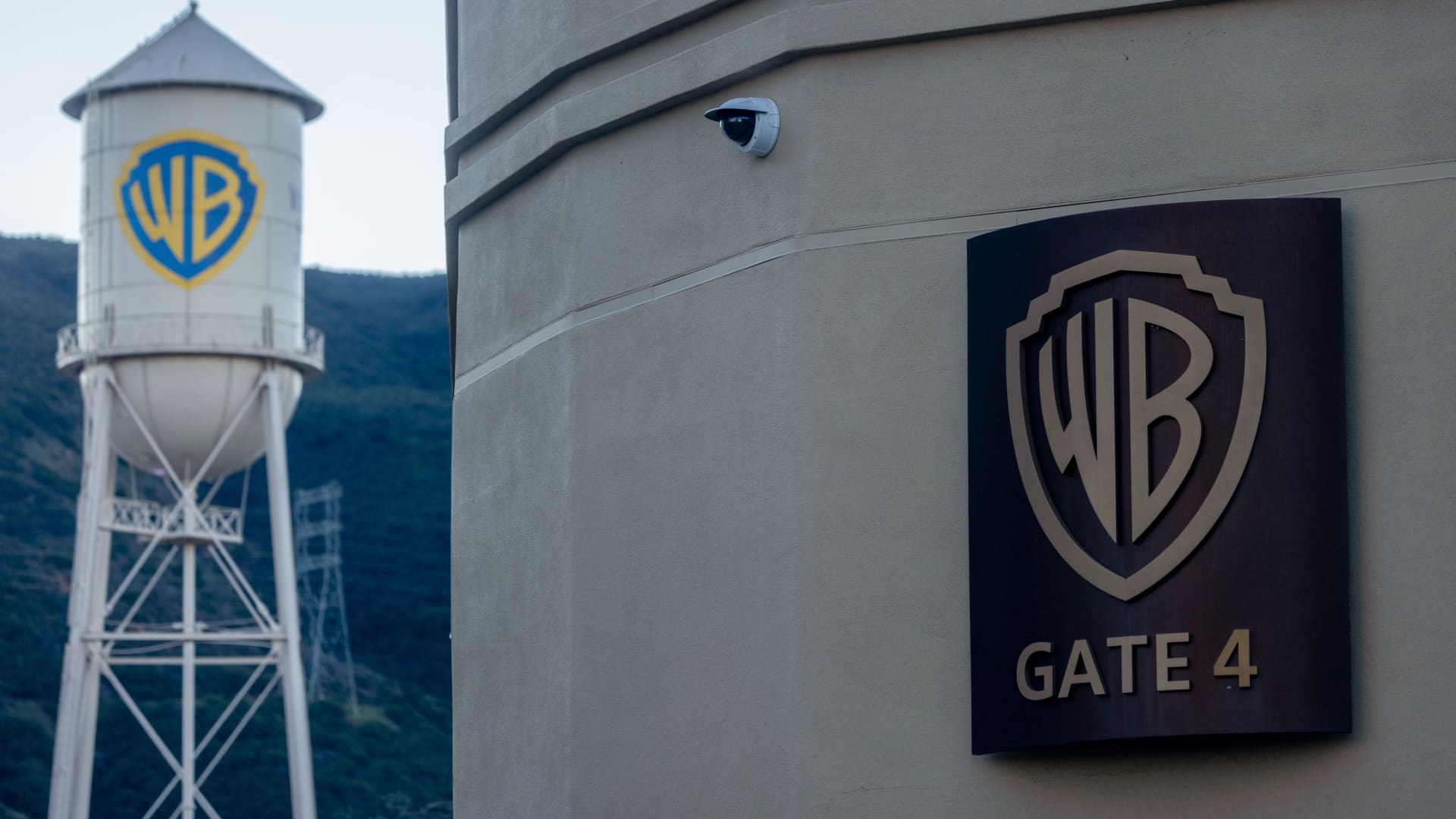 Netflix Acquires Warner Bros. Film and Streaming Assets for $72B