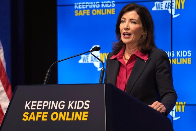 New York State Mandates Warning Labels for Social Media Platforms