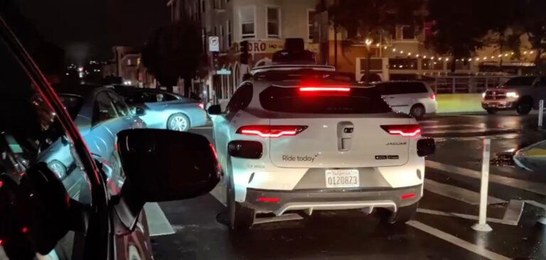 Waymo Halts San Francisco Robotaxi Service Amid Blackout Issues