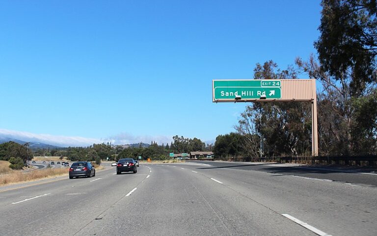 AI Leads Global Venture Capital in 2025, Close to Record Deals