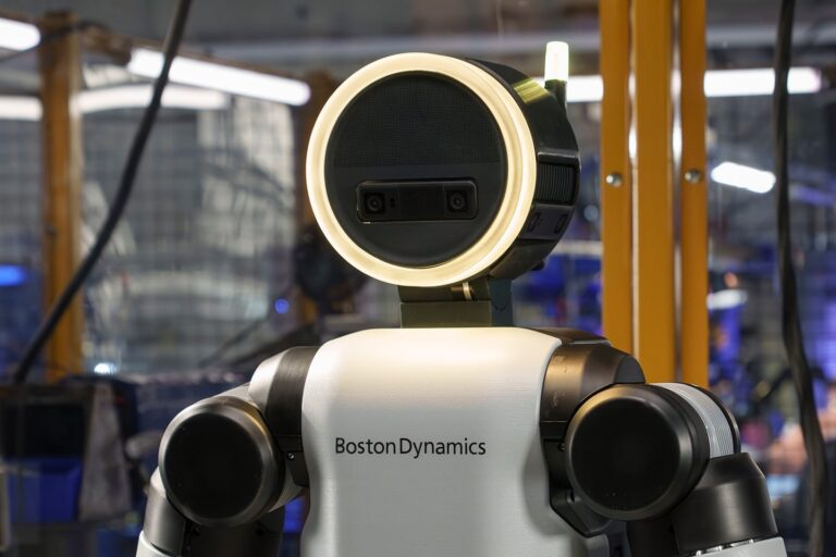 Hyundai Partners with Boston Dynamics to Integrate Humanoid Robots in Factories