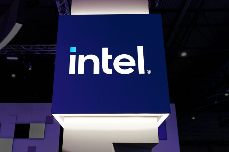Intel Develops Handheld Gaming Device Featuring Custom Chip