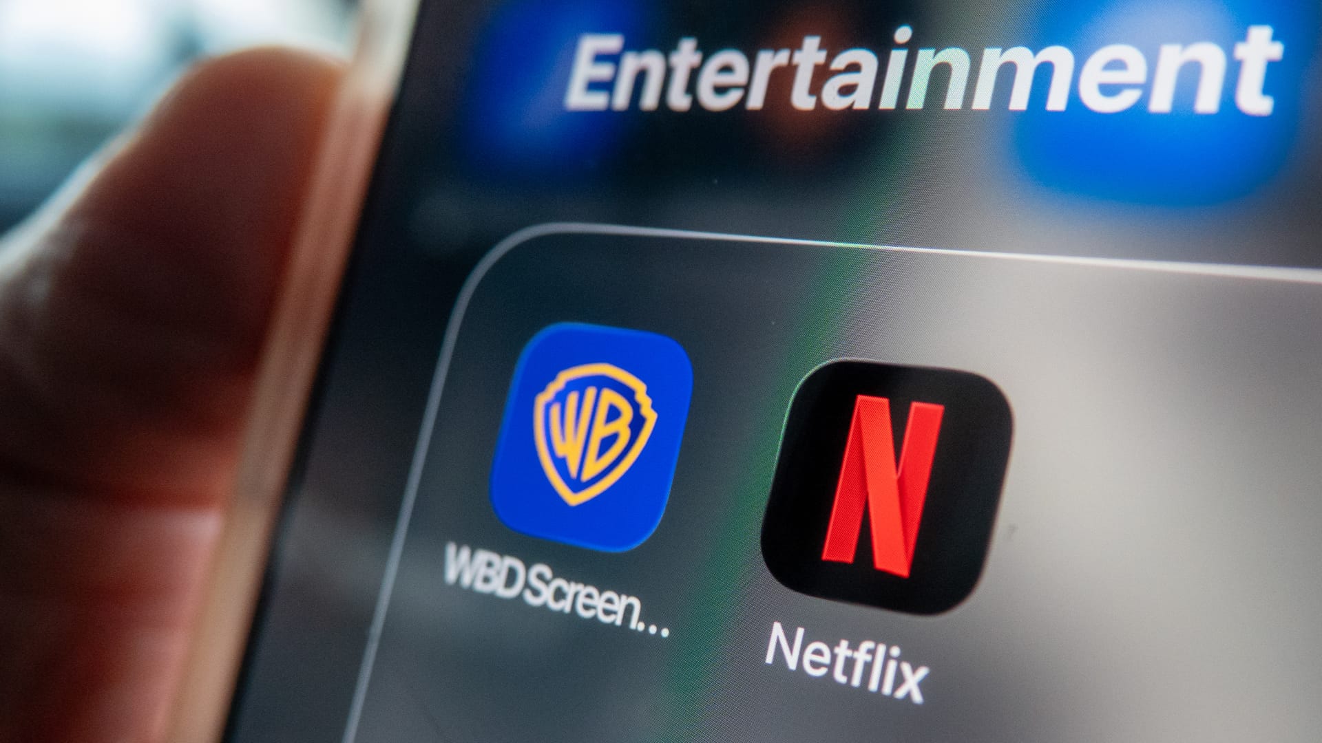 Netflix Expected to Revise Offer to Warner Bros. Discovery to Cash-Only