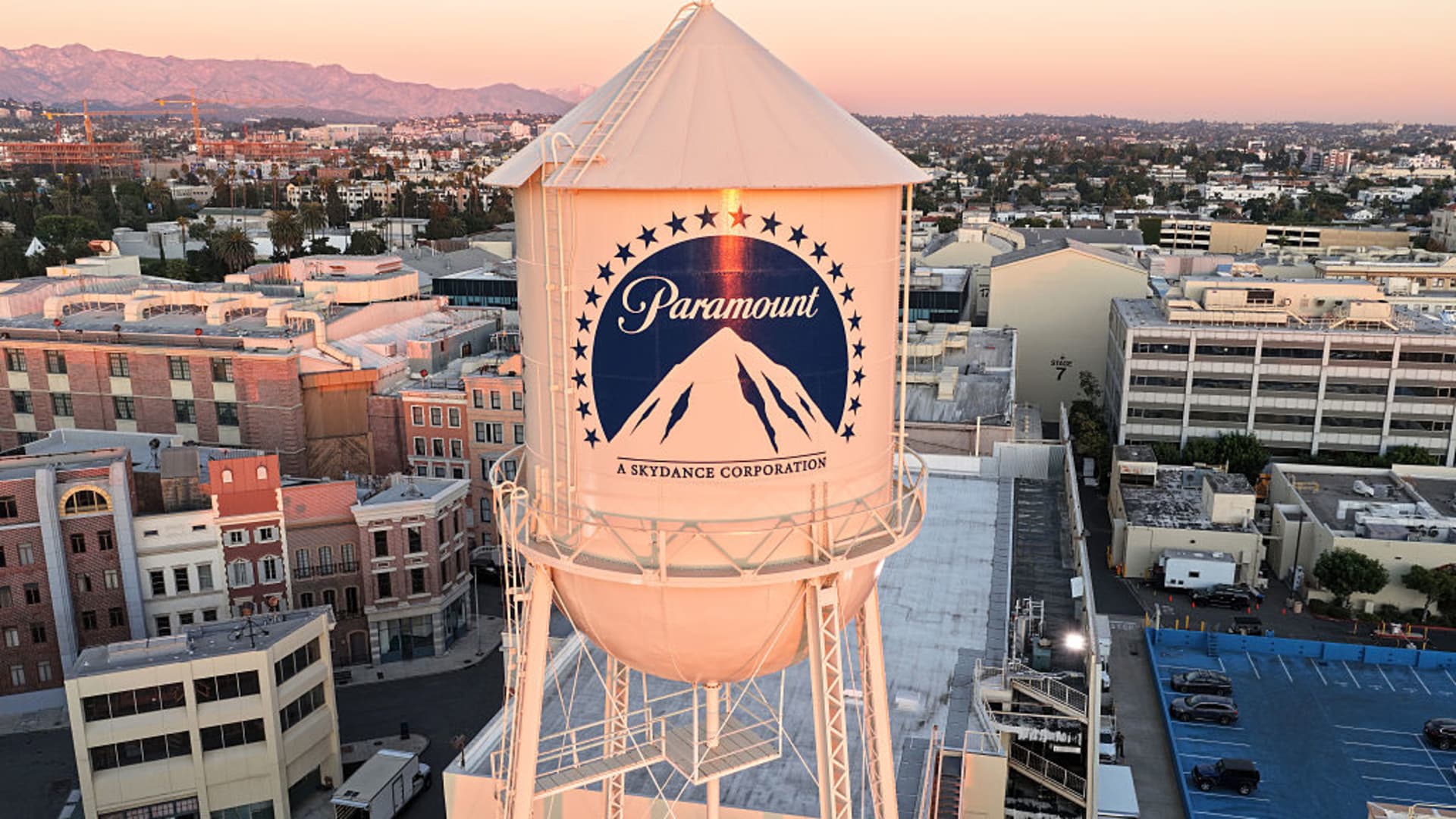 Netflix Allows Warner Bros. Discovery 7-Day Window for Deal Talks