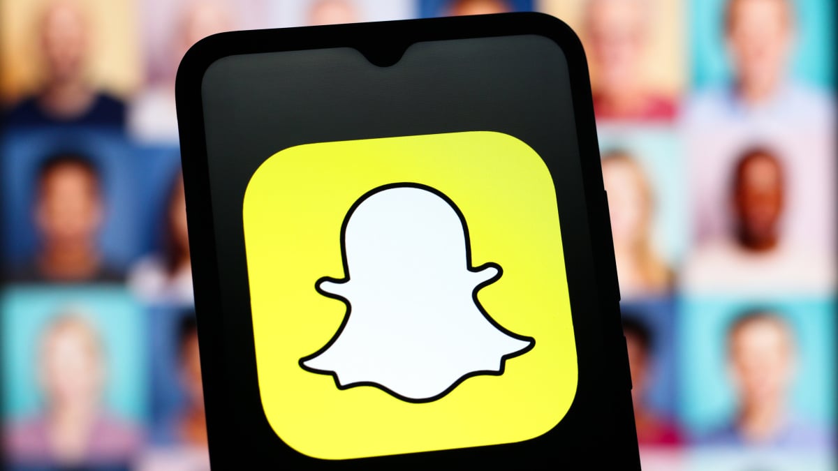 Snapchat Experiments with Creator Subscriptions for Direct Revenue