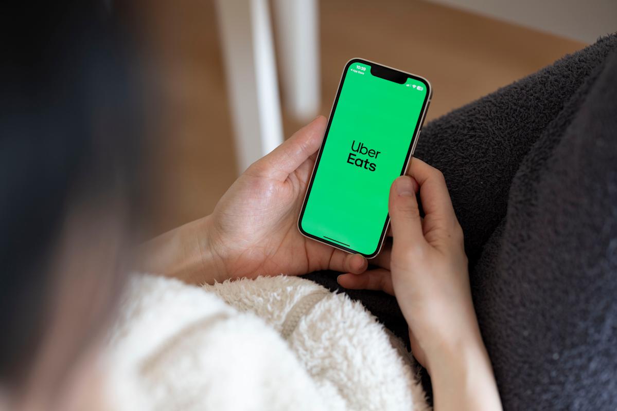 Uber Eats Introduces Cart Assistant: AI Boosts Grocery Shopping